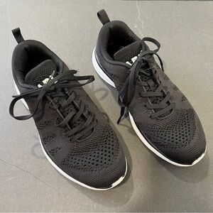 APL black Women's Tech Loom Pro sneakers Size 9